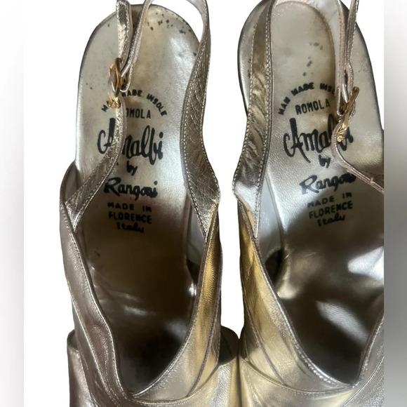 Gold Metallic heel sandals sz 8.5 a few scuffs on heel overall great condition - Picture 7 of 8